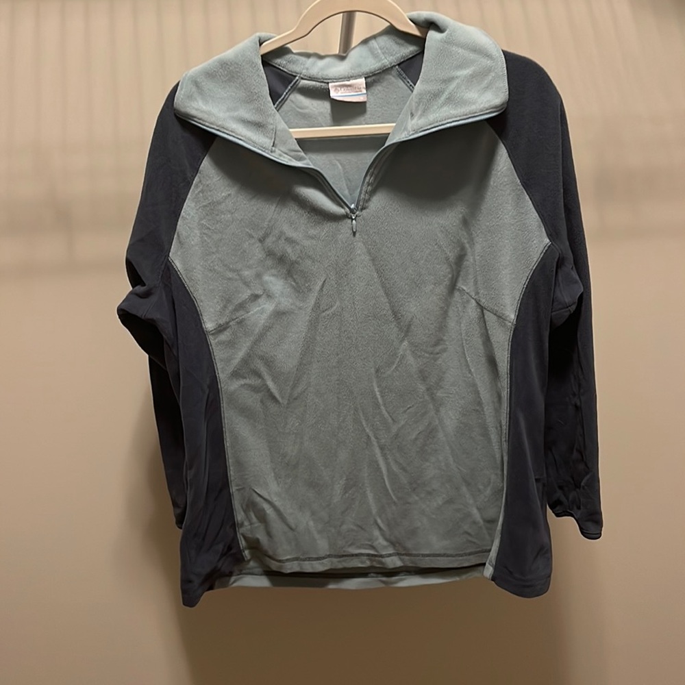 Columbia two tone fleece pull over